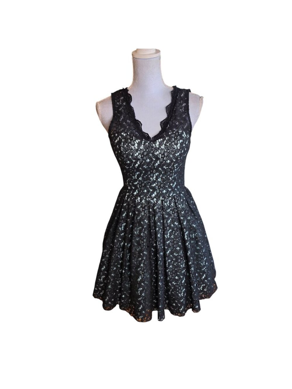 Chi Chi London Black and Turquoise Lace Fit Flare Skater Dress Open Back Size 8